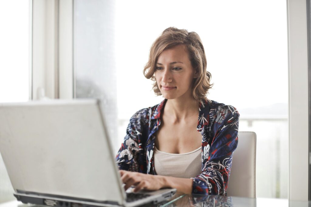 reviewer woman 3